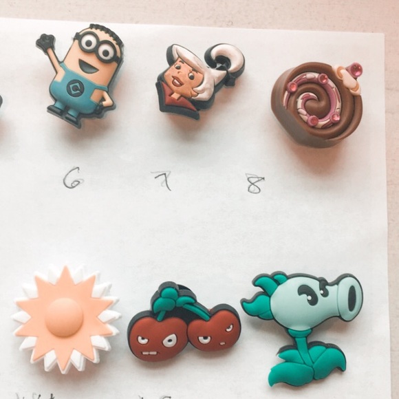 CROC CHRAMS / JIBBITZ MYSTERY BOX - Picture 7 of 11